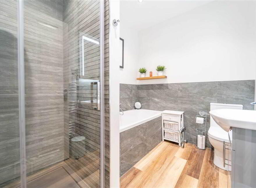 1 First Avenue, Baylands, Ballyholme, Bangor, BT20 5JT