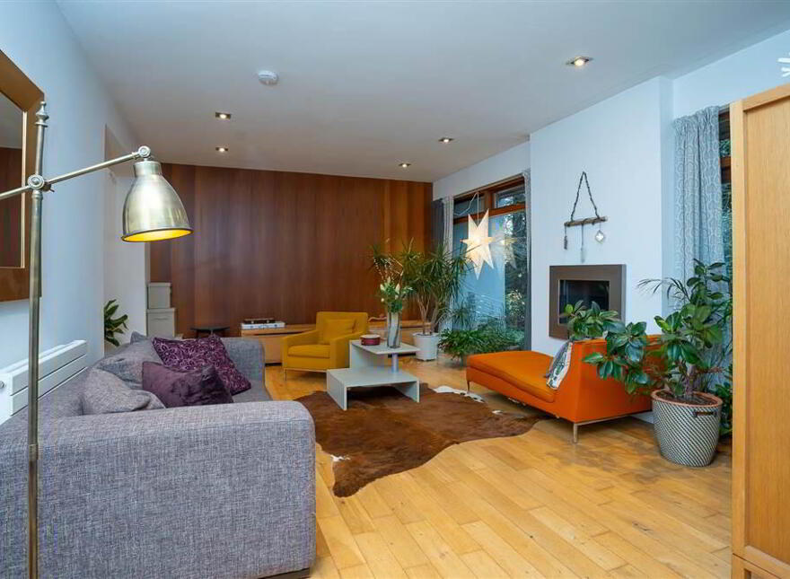 33 Broomhill Park, Malone, Belfast, BT9 5JB