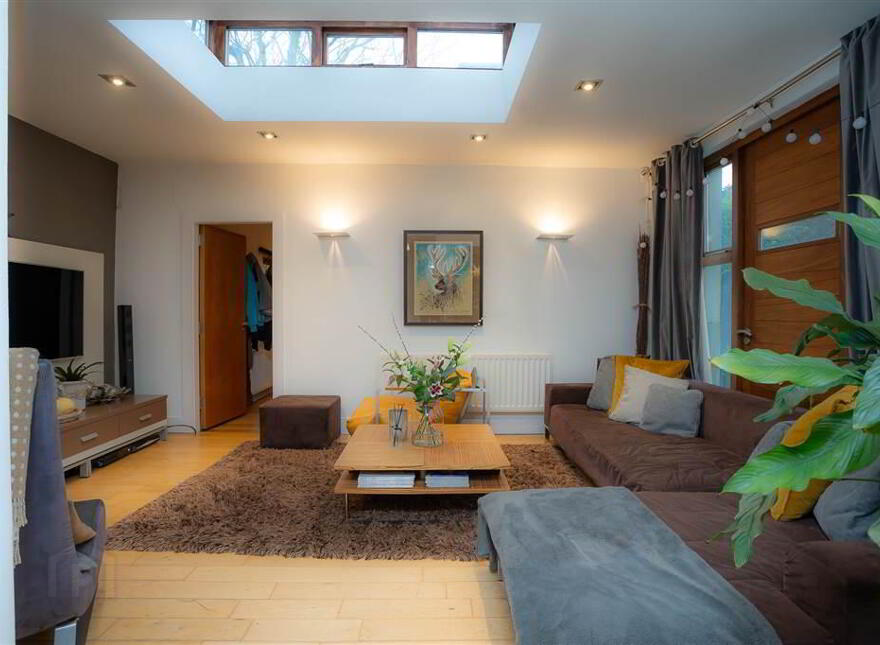 33 Broomhill Park, Malone, Belfast, BT9 5JB