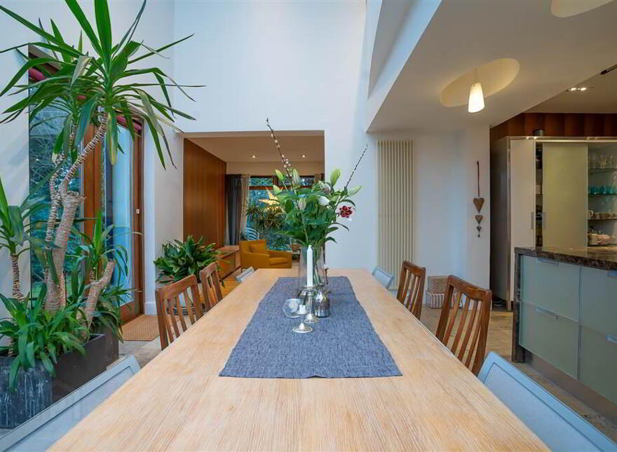 33 Broomhill Park, Malone, Belfast, BT9 5JB