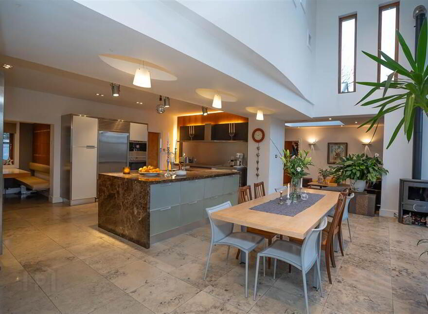 33 Broomhill Park, Malone, Belfast, BT9 5JB