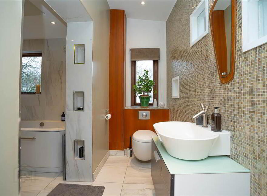 33 Broomhill Park, Malone, Belfast, BT9 5JB