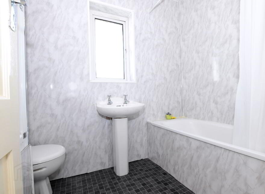 51 Moira Road, Lisburn, BT28 1RH