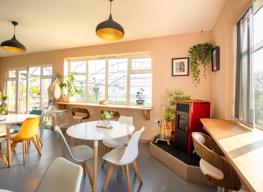Woodford Garden Centre, Woodford