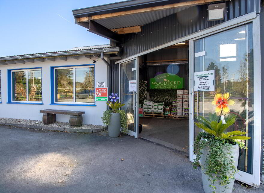 Woodford Garden Centre, Woodford