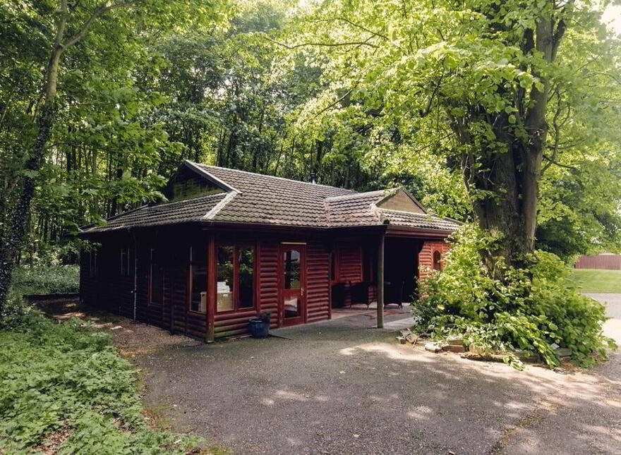 Forest Lodge, Portadown Road, Armagh, BT61 9HJ photo