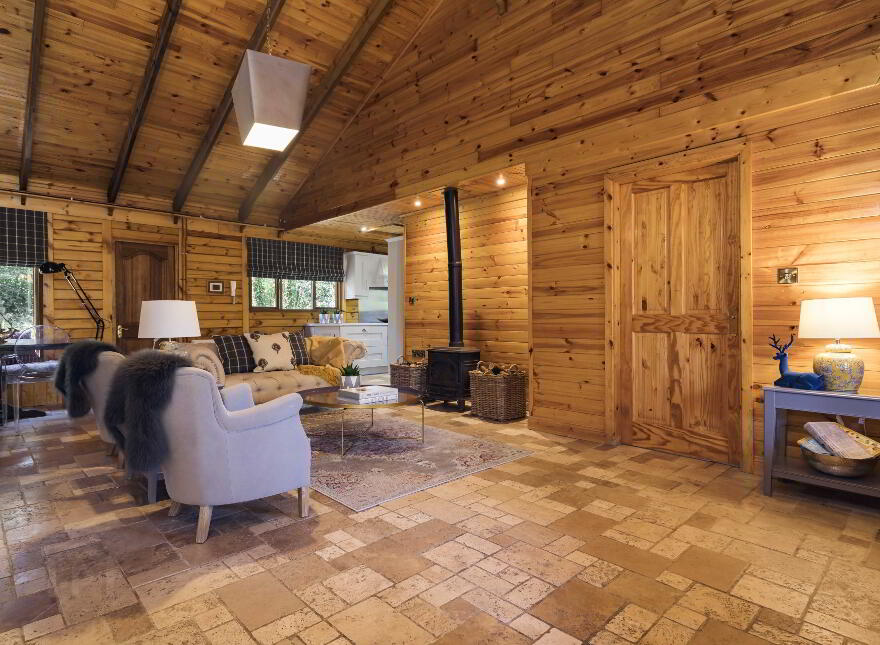 Forest Lodge, Portadown Road, Armagh, BT61 9HJ
