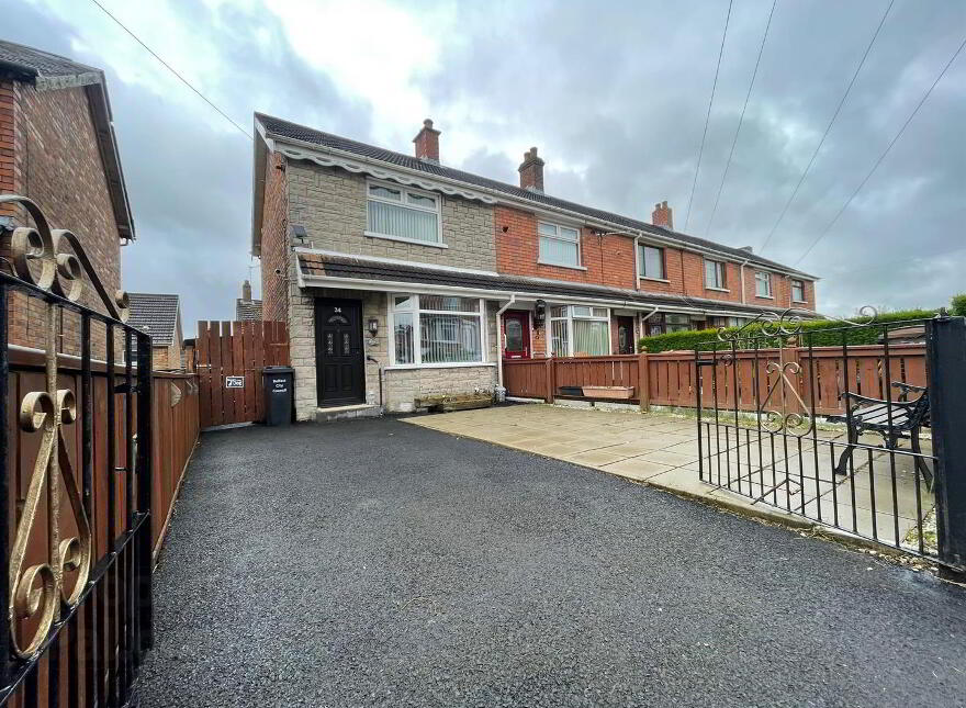 34 Voltaire Gardens, Whitewell Road, Newtownabbey, BT36 7EY photo