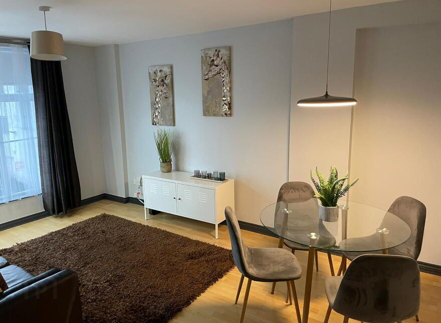 Apt For Rent, 76 Bass Building, Belfast, BT2 8EA