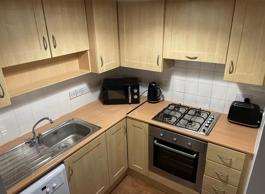Apt For Rent, 76 Bass Building, Belfast, BT2 8EA