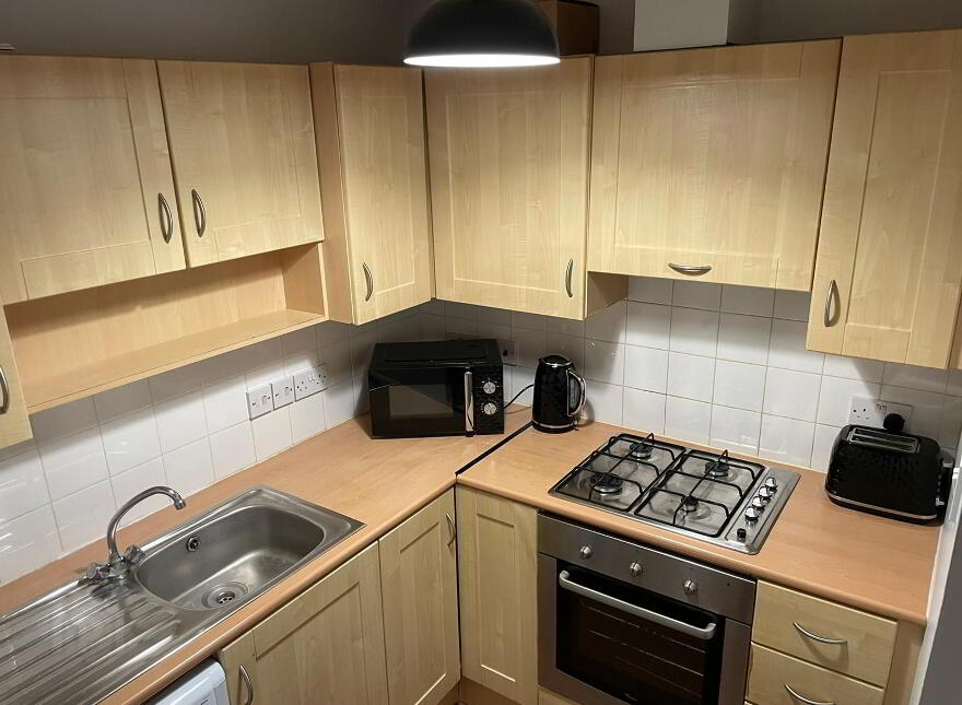 Apt For Rent, 76 Bass Building, Belfast, BT2 8EA