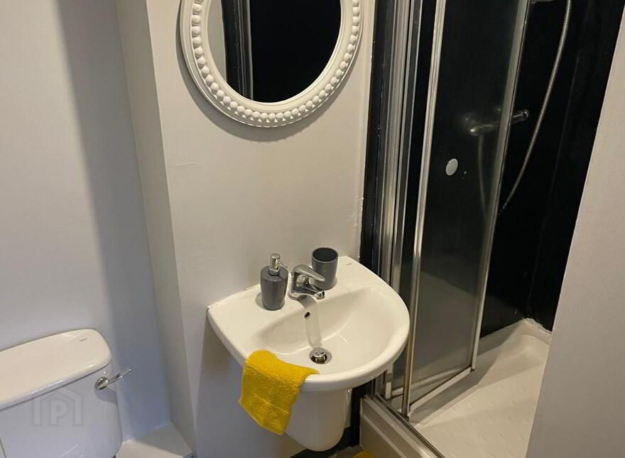 Apt For Rent, 76 Bass Building, Belfast, BT2 8EA
