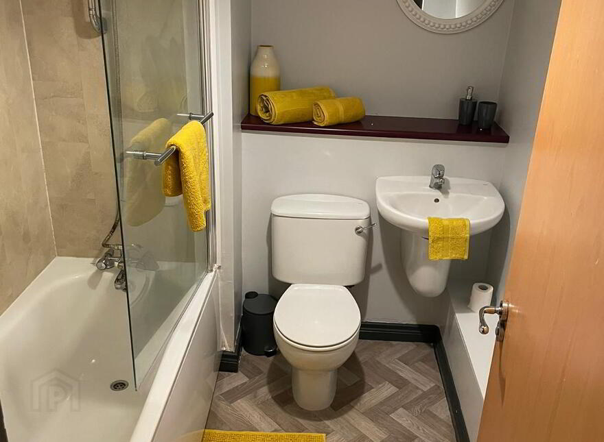 Apt For Rent, 76 Bass Building, Belfast, BT2 8EA