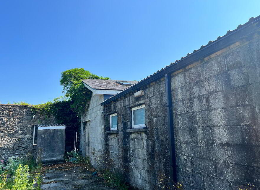 3 X Residential Properties, Shop & Former Bar, Hollymount,Mayo, F12EP60