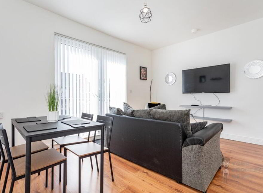 346a Beersbridge Road, Belfast, BT5 5DY