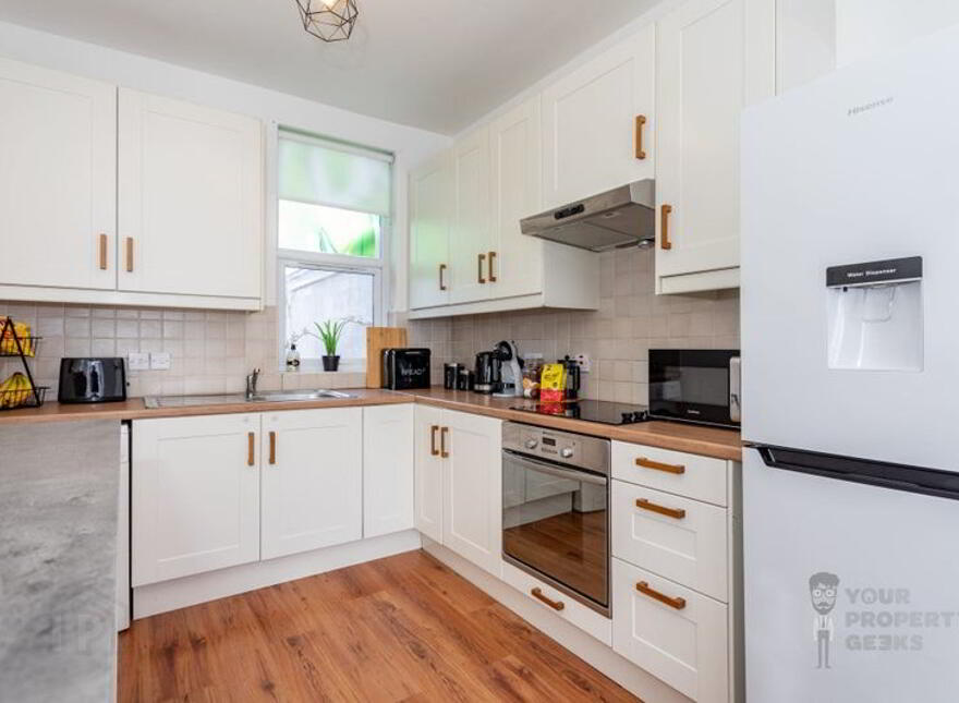 346a Beersbridge Road, Belfast, BT5 5DY