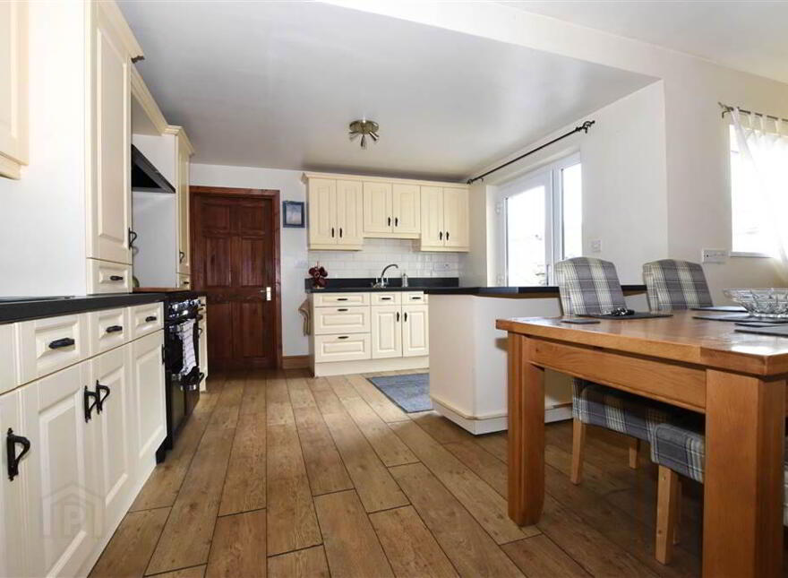 18 Portaferry Road, Newtownards, BT23 8NN