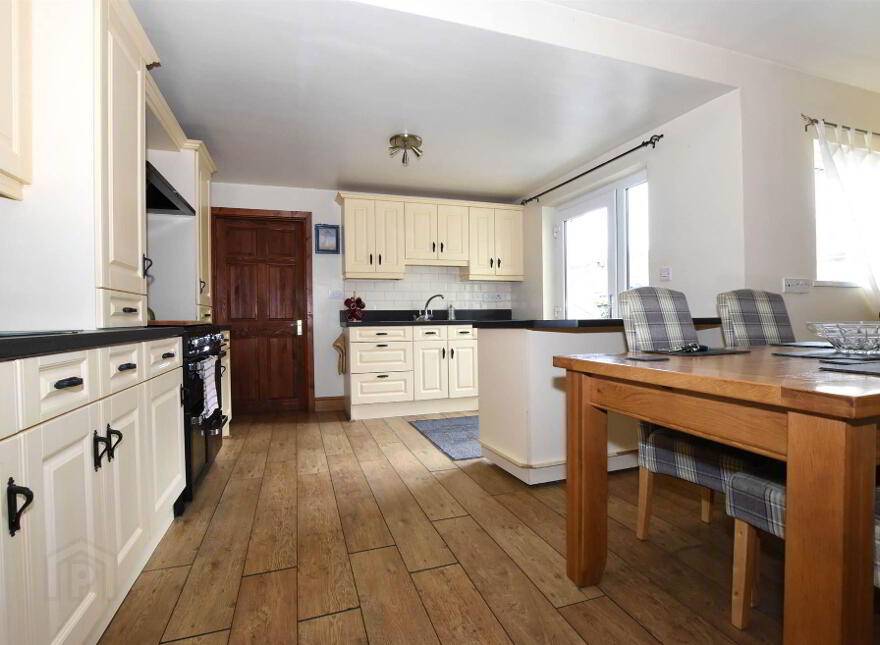 18 Portaferry Road, Newtownards, BT23 8NN