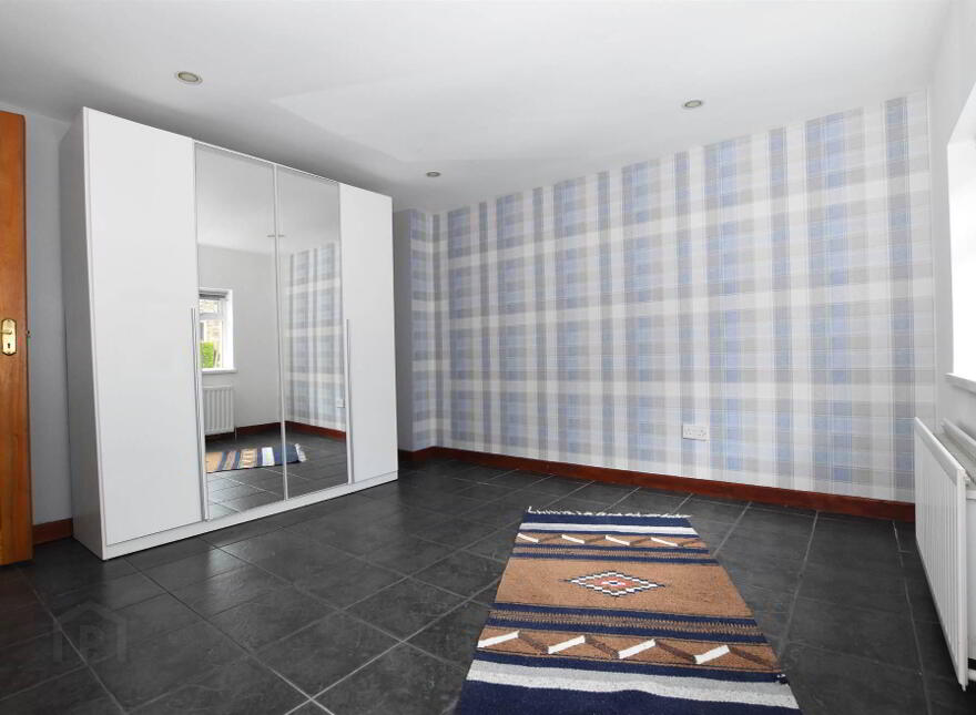 18 Portaferry Road, Newtownards, BT23 8NN