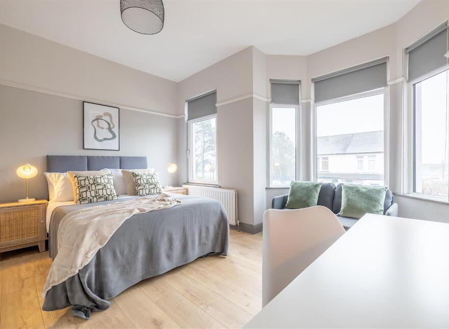 Rm 1, 57 Ballygomartin Road, Belfast, BT13 3LB photo
