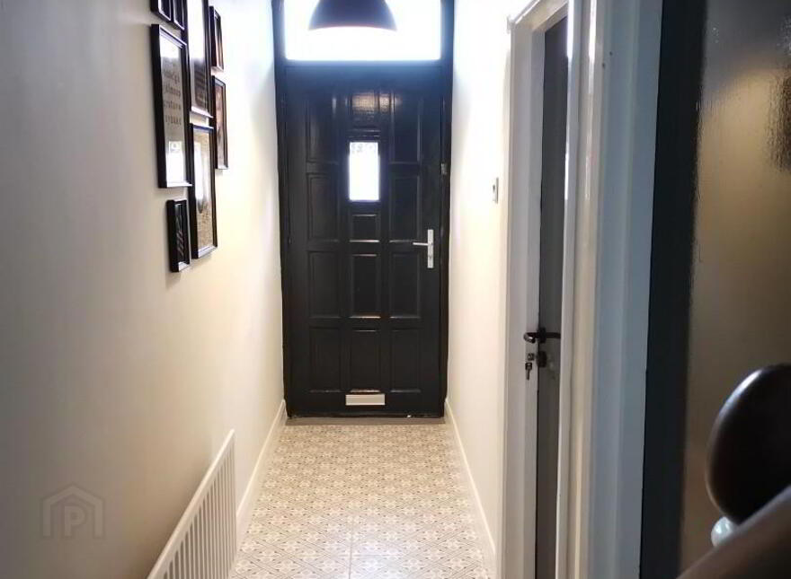 Room 4, 93 Bloomfield Avenue, Belfast, BT5 5AB
