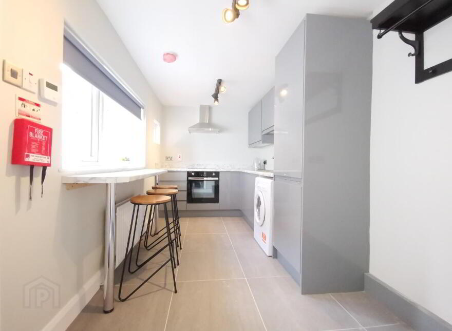 Room 4, 93 Bloomfield Avenue, Belfast, BT5 5AB