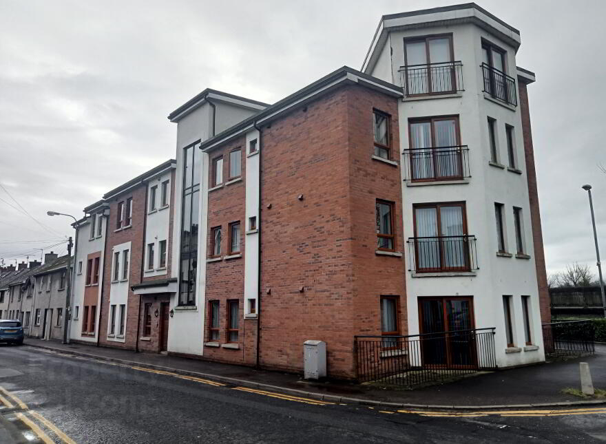 Investment Property, 17 Printers House, Londonderry, BT82 8BA photo