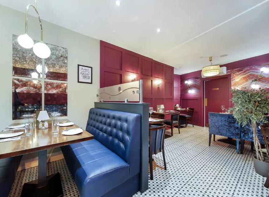 La Bella Donna, Bridge Street, Donegal Town, F94HY29