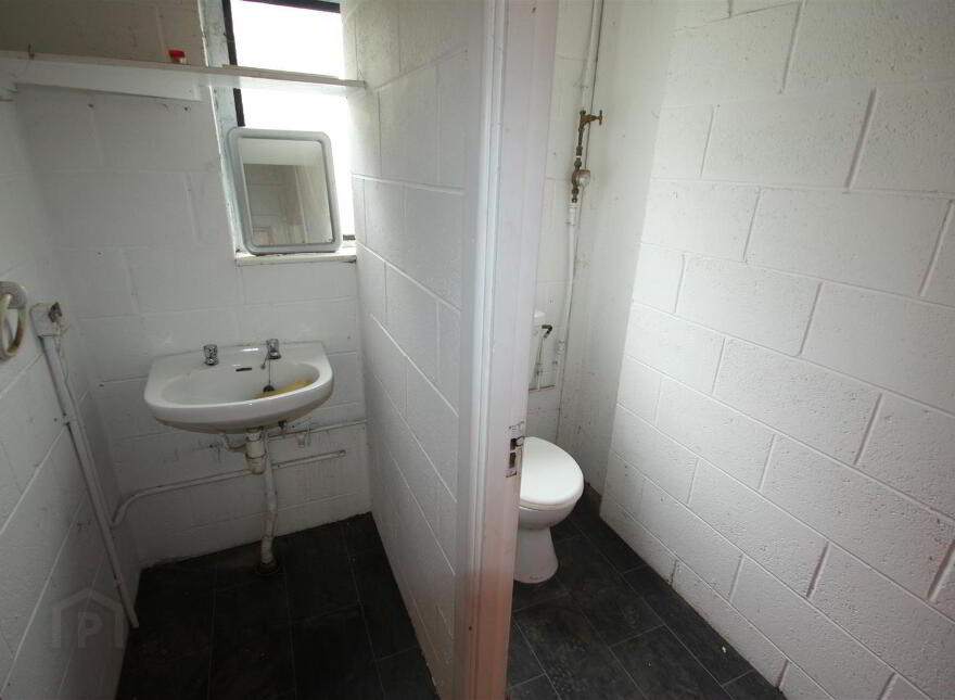 Unit 5, Unit 5 Down Business Park, Antrim Road, Ballynahinch, BT24 8AN