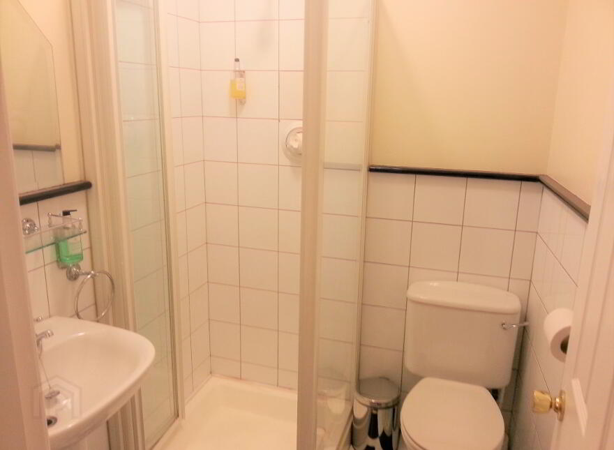 Central, Main Street, Castleblayney, A75KR77