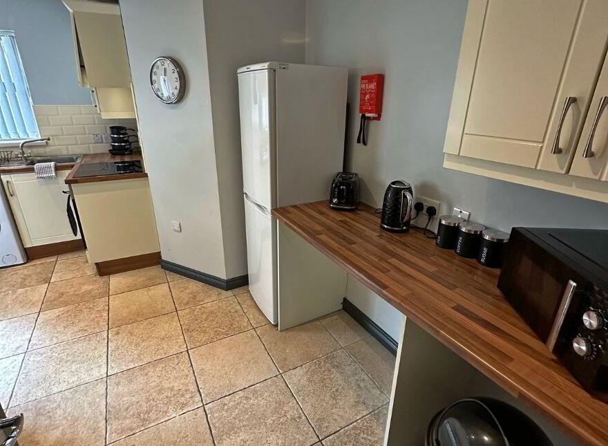 Apartment For Rent, 26a Brookvale Ave, Belfast, BT14 6BW photo