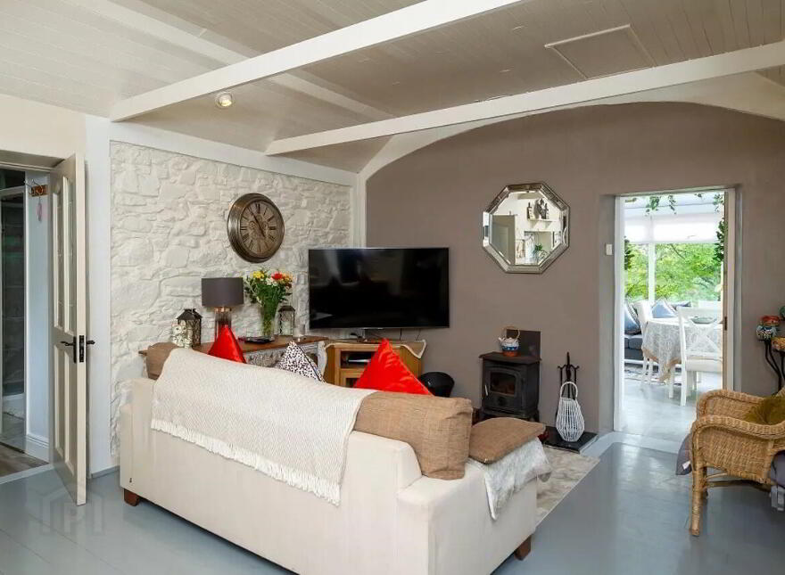 Molly's Cottage, Laght, Rathcoole, P51YD0P