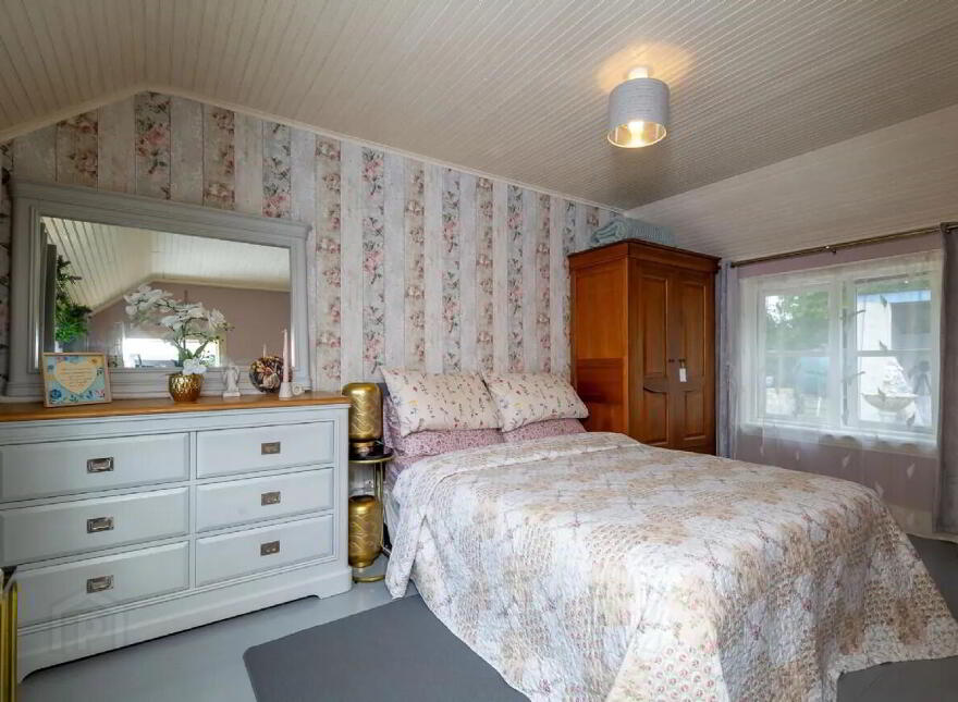 Molly's Cottage, Laght, Rathcoole, P51YD0P