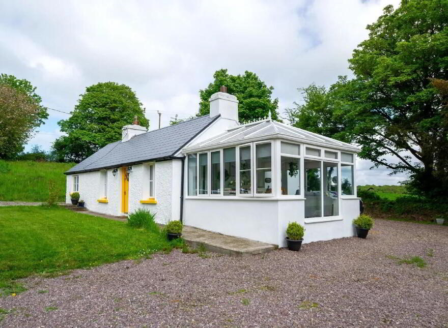 Molly's Cottage, Laght, Rathcoole, P51YD0P