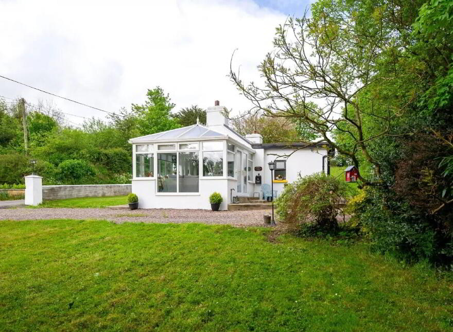 Molly's Cottage, Laght, Rathcoole, P51YD0P