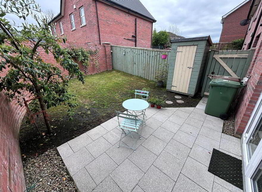 15 Meadow Crescent, Off Magheralave Road, Lisburn, BT28 3RN