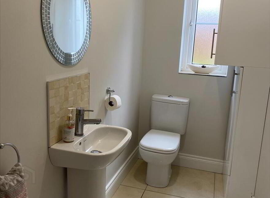 15 Meadow Crescent, Off Magheralave Road, Lisburn, BT28 3RN