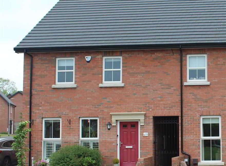 15 Meadow Crescent, Off Magheralave Road, Lisburn, BT28 3RN
