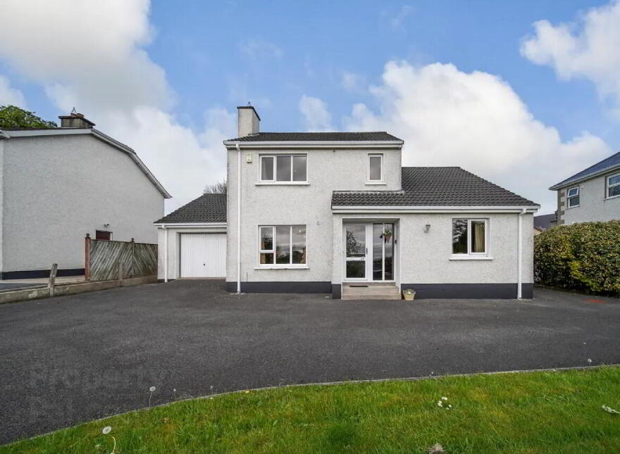 27 Orchard Grove, Letterkenny, F92YV5D photo