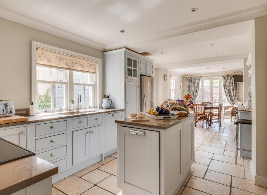42 Willoughby Place, Enniskillen, BT74 7EX