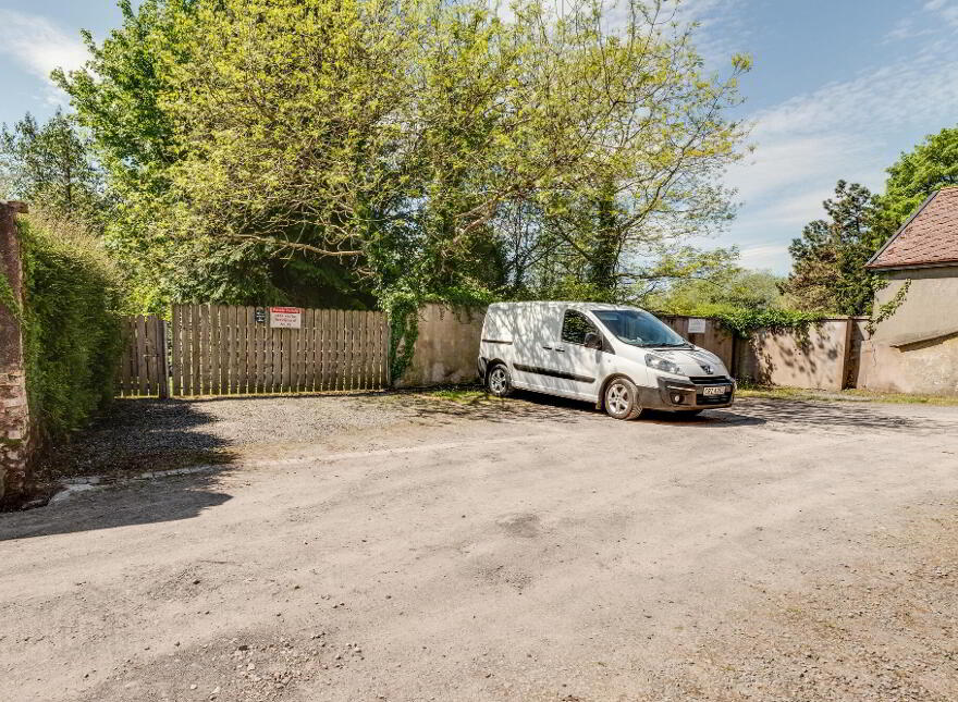 42 Willoughby Place, Enniskillen, BT74 7EX