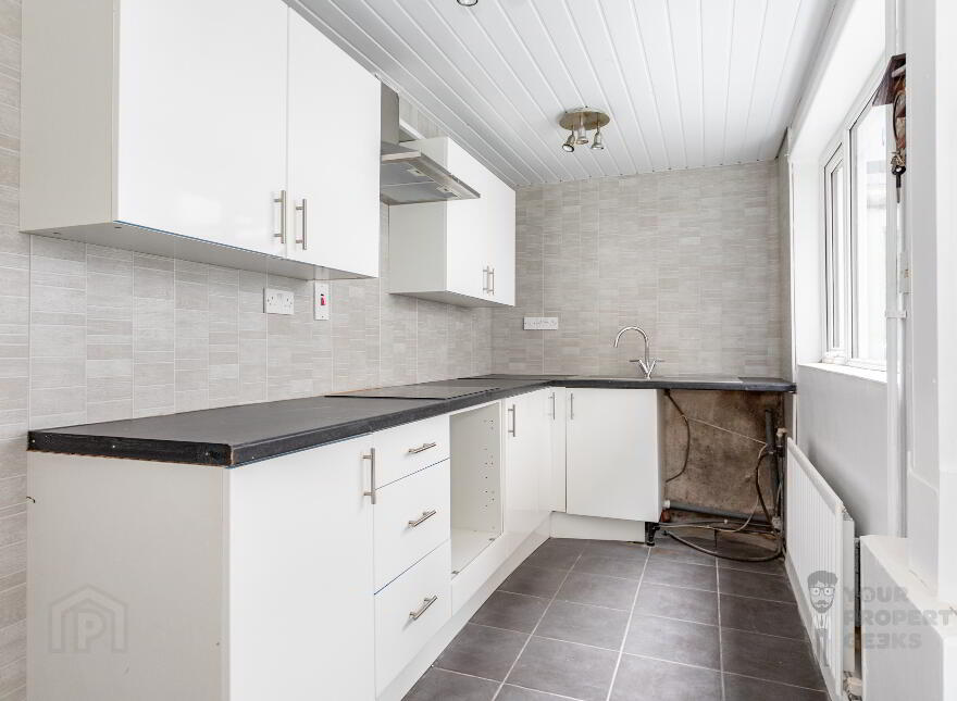 13 Ulsterdale Street, Belfast, BT5 5BT