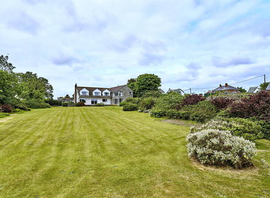 3 Warren Avenue, Warren Road, Donaghadee, BT21 0PE