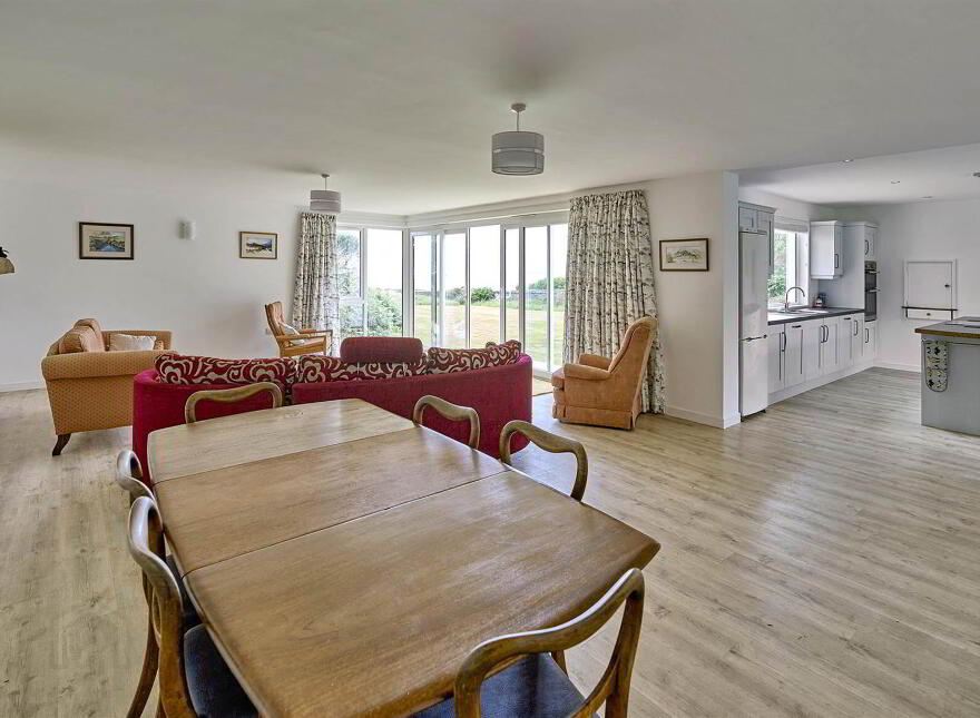 3 Warren Avenue, Warren Road, Donaghadee, BT21 0PE