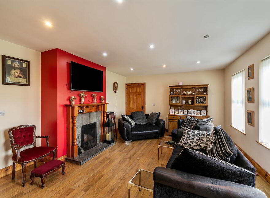4 Mossvale Road, Ballynahinch, BT24 8SR
