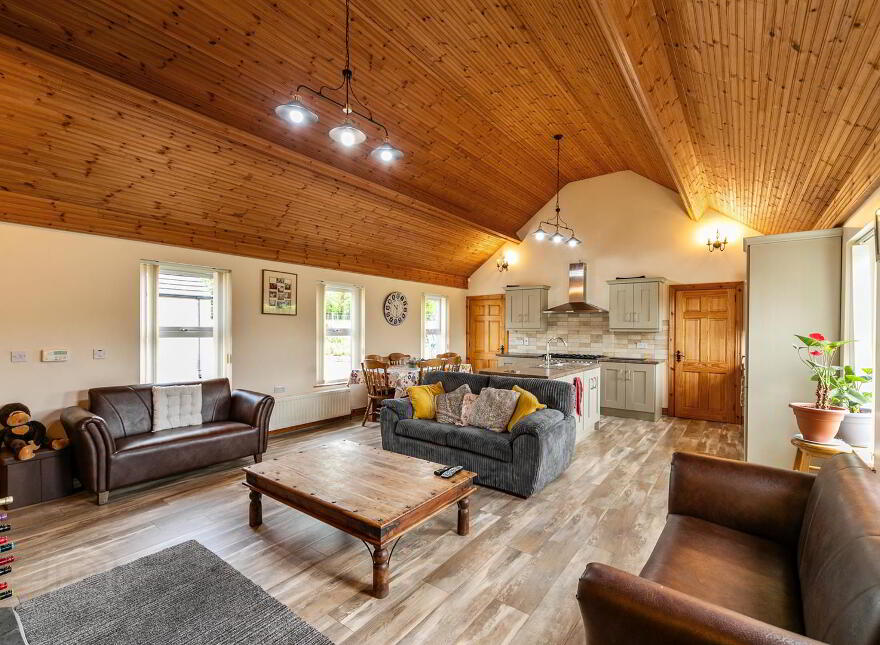 4 Mossvale Road, Ballynahinch, BT24 8SR