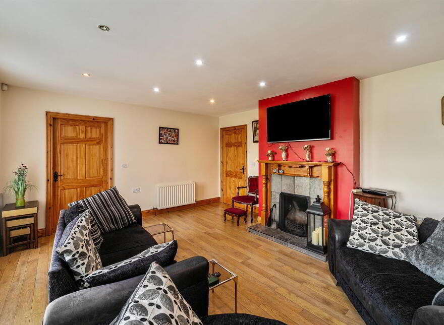4 Mossvale Road, Ballynahinch, BT24 8SR