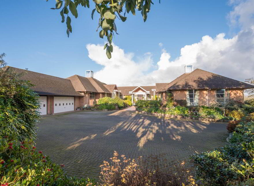51 Ballymacrea Road, Portrush, BT56 8NS