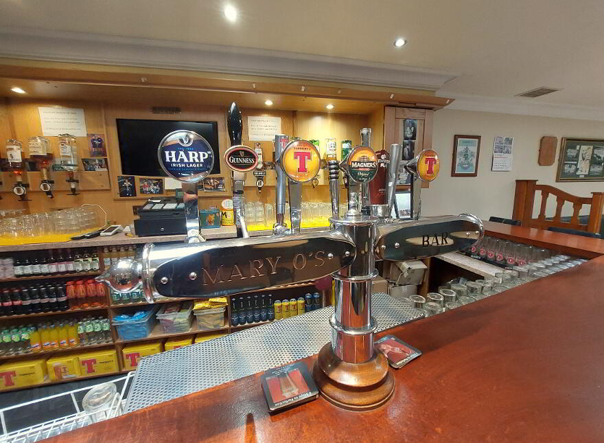 Junior's Bar, 26 Bridge Street, Strabane, BT82 9AE