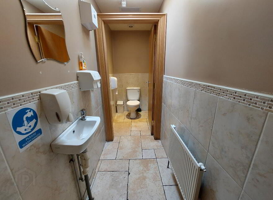 Junior's Bar, 26 Bridge Street, Strabane, BT82 9AE